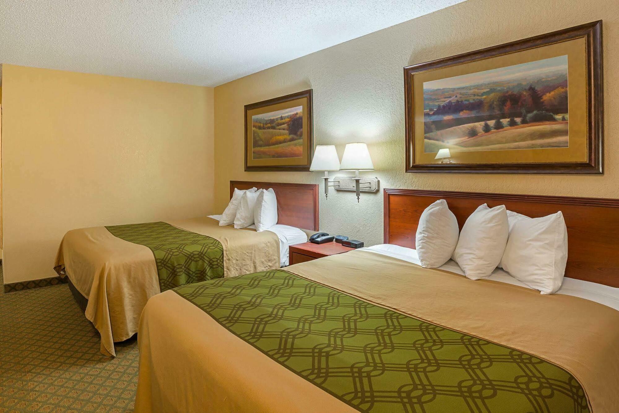 Rodeway Inn & Suites Kearney Exterior photo