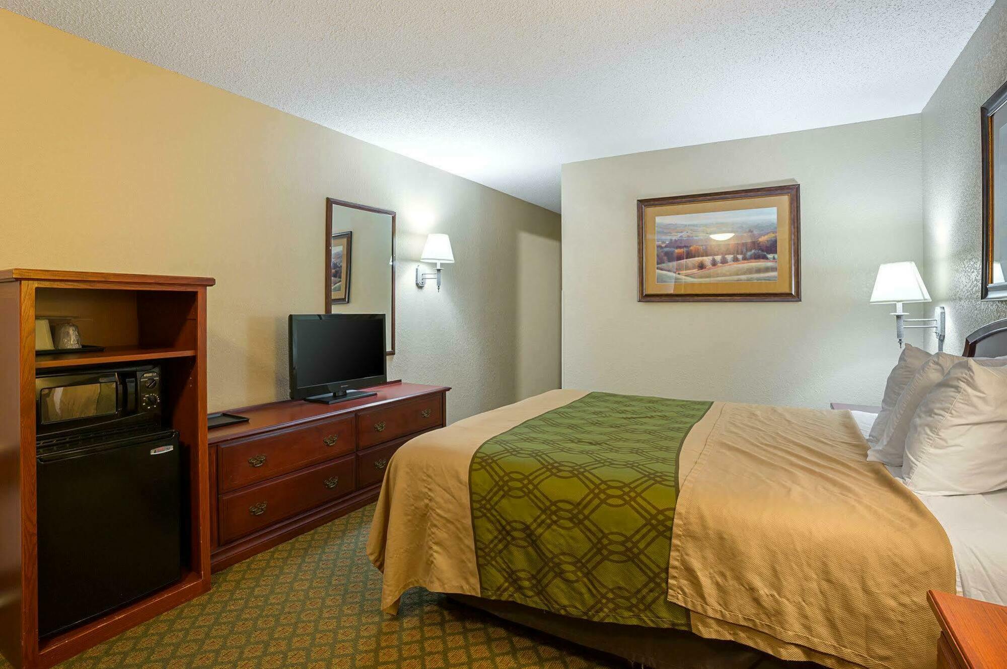 Rodeway Inn & Suites Kearney Exterior photo